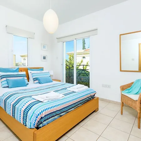 Lydia 3* Paralimni